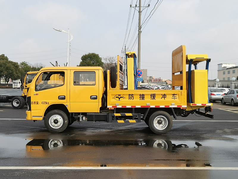 东风D6-HYS5040TFZE6防撞缓冲车