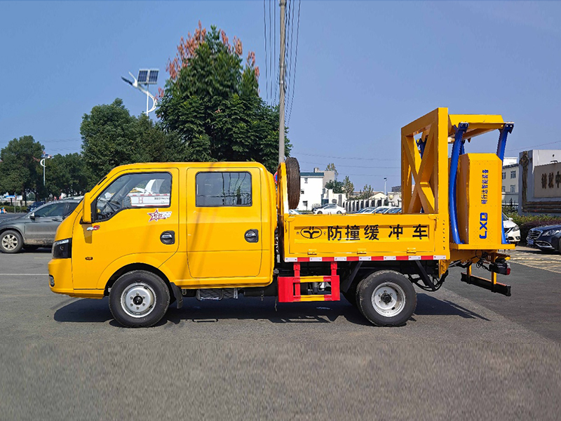 东风途逸蓝牌 70k/80k 防撞缓冲车