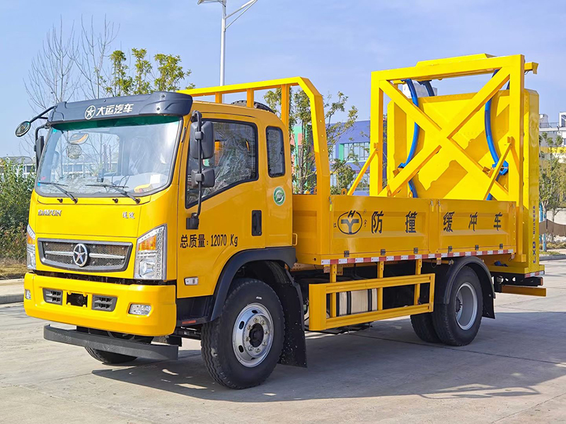 虹宇牌大运100K防撞缓冲车